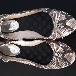 - Micheal Kors Leather Snakeskin Ballet Shoes size 8m